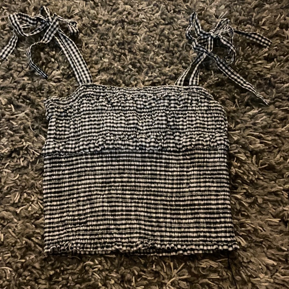 black and white fitted tank top, cropped